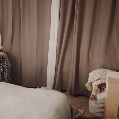 Charmante Chambre Spacieuse Et Lumineuse Париж Екстериор снимка