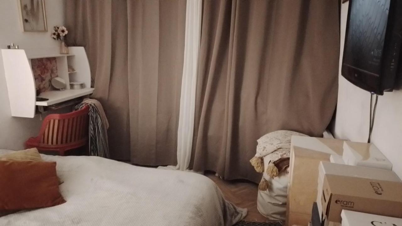 Charmante Chambre Spacieuse Et Lumineuse Париж Екстериор снимка
